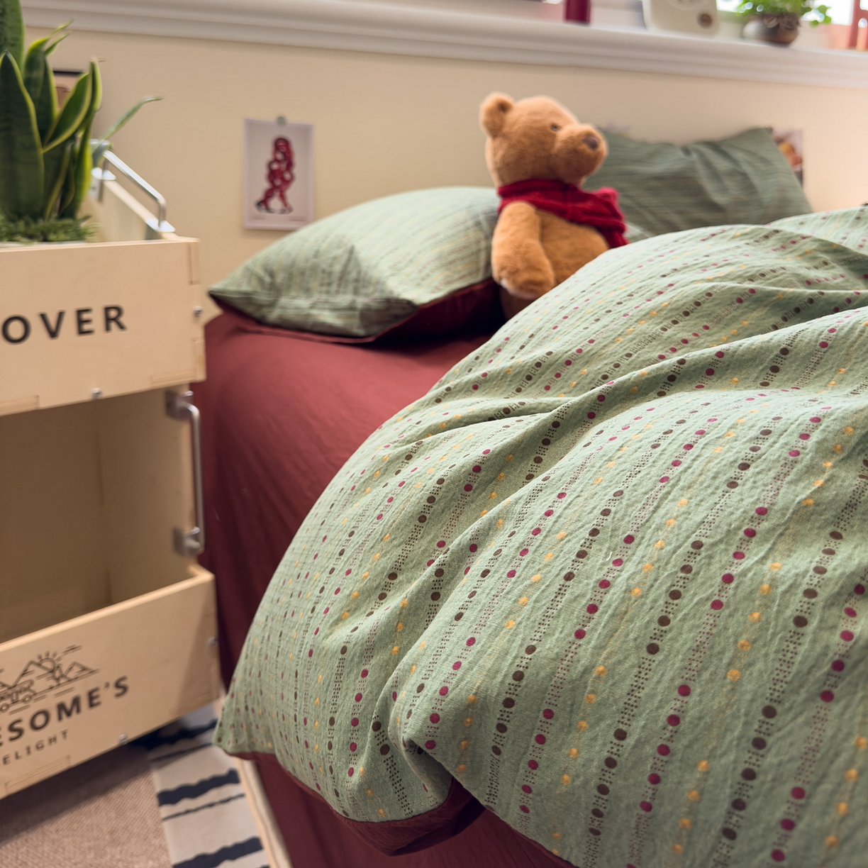 91家纺网 家纺一手货源 找家纺 水墨江南 2025新款高克重云感双层纱印花四件套-场景二 绿野仙踪