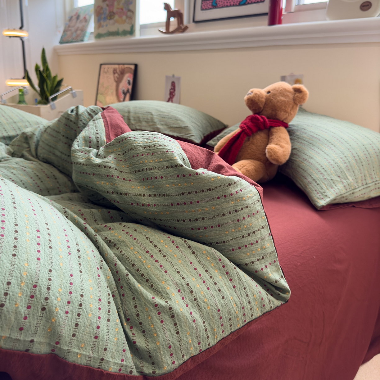 91家纺网 家纺一手货源 找家纺 水墨江南 2025新款高克重云感双层纱印花四件套-场景二 绿野仙踪