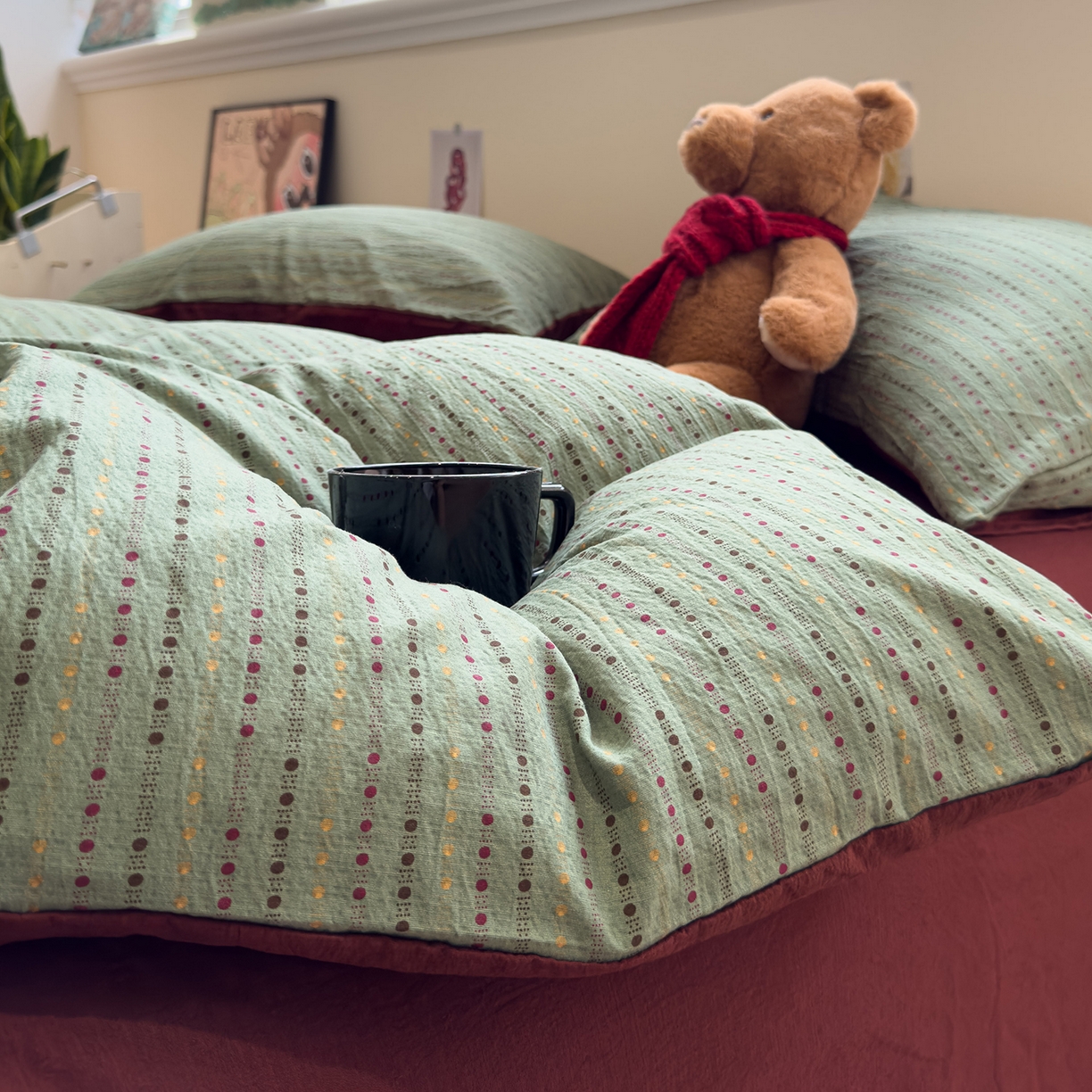 91家纺网 家纺一手货源 找家纺 水墨江南 2025新款高克重云感双层纱印花四件套-场景二 绿野仙踪