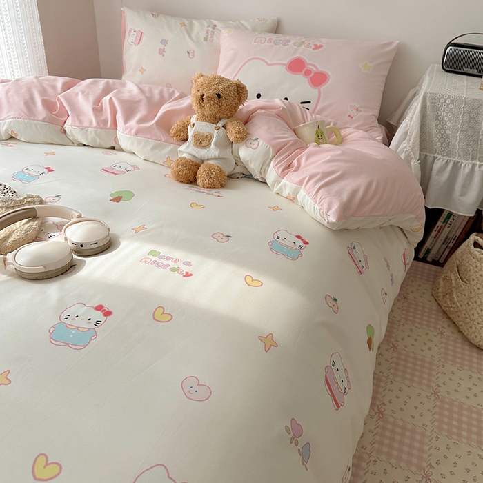 91家纺网 家纺一手货源 找家纺 桃心家居 2025新款A类亲肤舒适软糯云柔水洗棉数码印花混搭四件套-少女卡通奶乎乎 云柔水洗棉-奶咖心愿猫