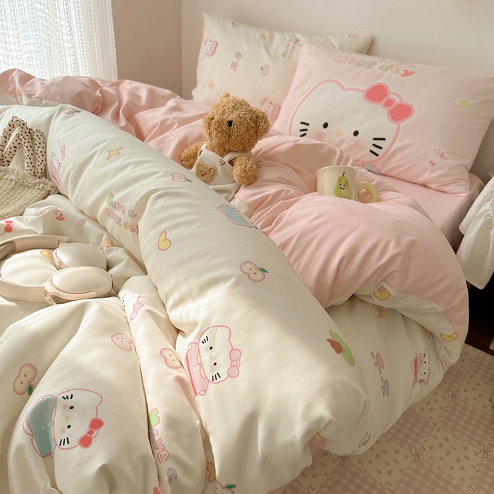91家纺网 家纺一手货源 找家纺 桃心家居 2025新款A类亲肤舒适软糯云柔水洗棉数码印花混搭四件套-少女卡通奶乎乎 云柔水洗棉-奶咖心愿猫