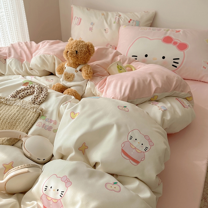 91家纺网 家纺一手货源 找家纺 桃心家居 2025新款A类亲肤舒适软糯云柔水洗棉数码印花混搭四件套-少女卡通奶乎乎 云柔水洗棉-奶咖心愿猫