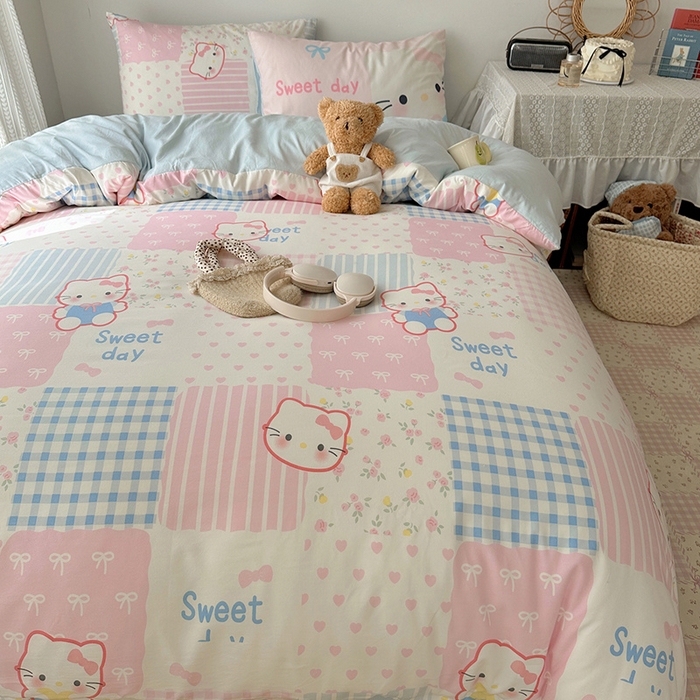 91家纺网 家纺一手货源 找家纺 桃心家居 2025新款A类亲肤舒适软糯云柔水洗棉数码印花混搭四件套-少女卡通奶乎乎 云柔水洗棉-甜甜布偶猫