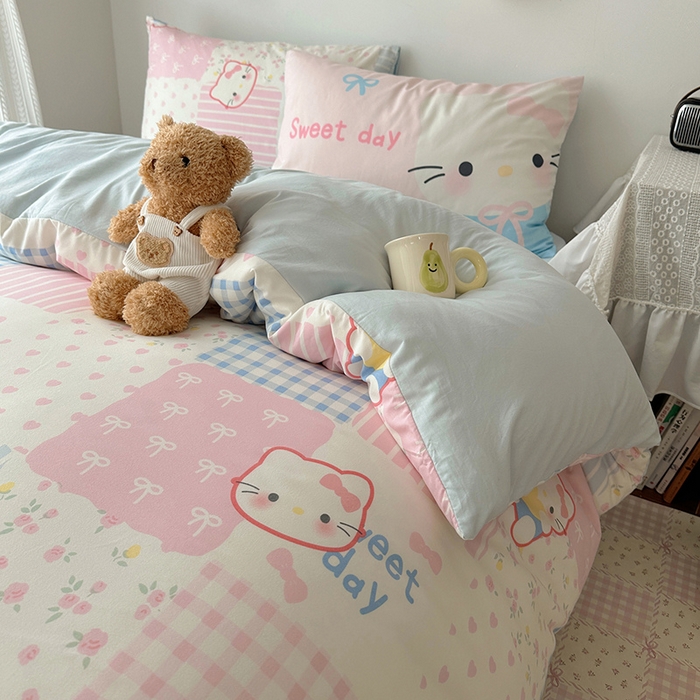 91家纺网 家纺一手货源 找家纺 桃心家居 2025新款A类亲肤舒适软糯云柔水洗棉数码印花混搭四件套-少女卡通奶乎乎 云柔水洗棉-甜甜布偶猫