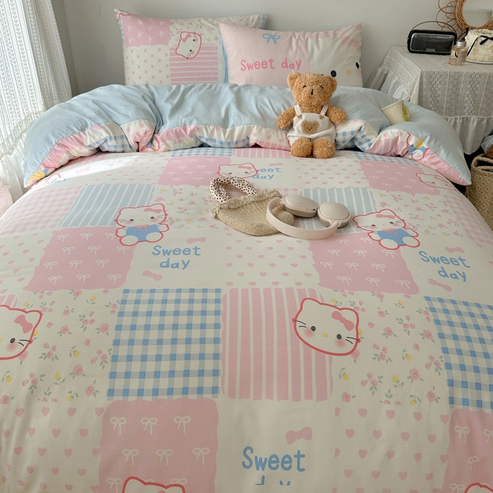 91家纺网 家纺一手货源 找家纺 桃心家居 2025新款A类亲肤舒适软糯云柔水洗棉数码印花混搭四件套-少女卡通奶乎乎 云柔水洗棉-甜甜布偶猫