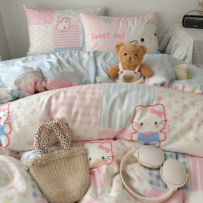 91家纺网 家纺一手货源 找家纺 桃心家居 2025新款A类亲肤舒适软糯云柔水洗棉数码印花混搭四件套-少女卡通奶乎乎 云柔水洗棉-甜甜布偶猫