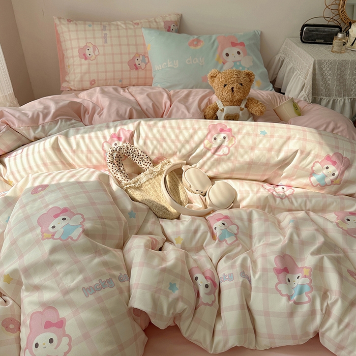 91家纺网 家纺一手货源 找家纺 桃心家居 2025新款A类亲肤舒适软糯云柔水洗棉数码印花混搭四件套-少女卡通奶乎乎 云柔水洗棉-甜甜圈美蒂