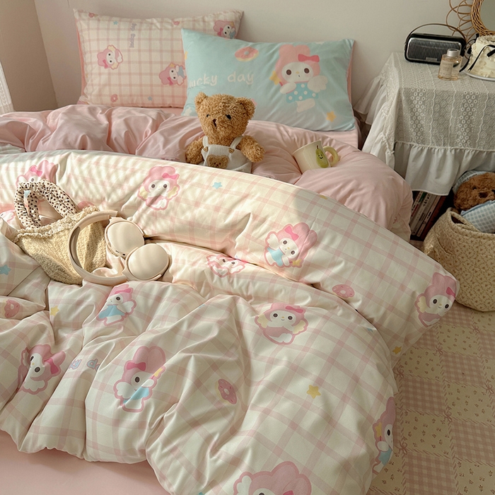 91家纺网 家纺一手货源 找家纺 桃心家居 2025新款A类亲肤舒适软糯云柔水洗棉数码印花混搭四件套-少女卡通奶乎乎 云柔水洗棉-甜甜圈美蒂