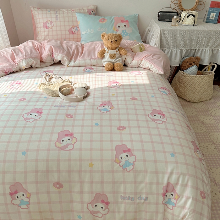 91家纺网 家纺一手货源 找家纺 桃心家居 2025新款A类亲肤舒适软糯云柔水洗棉数码印花混搭四件套-少女卡通奶乎乎 云柔水洗棉-甜甜圈美蒂