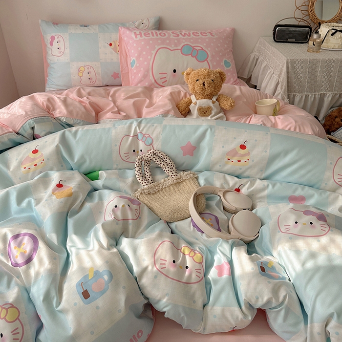 91家纺网 家纺一手货源 找家纺 桃心家居 2025新款A类亲肤舒适软糯云柔水洗棉数码印花混搭四件套-少女卡通奶乎乎 云柔水洗棉-甜心蓝格猫