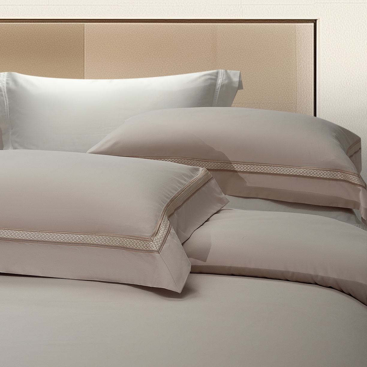 91家纺网 家纺一手货源 找家纺 高大尚婚庆馆 2025新款长绒棉磨毛四件套-纪梵希 纪梵希-香槟金