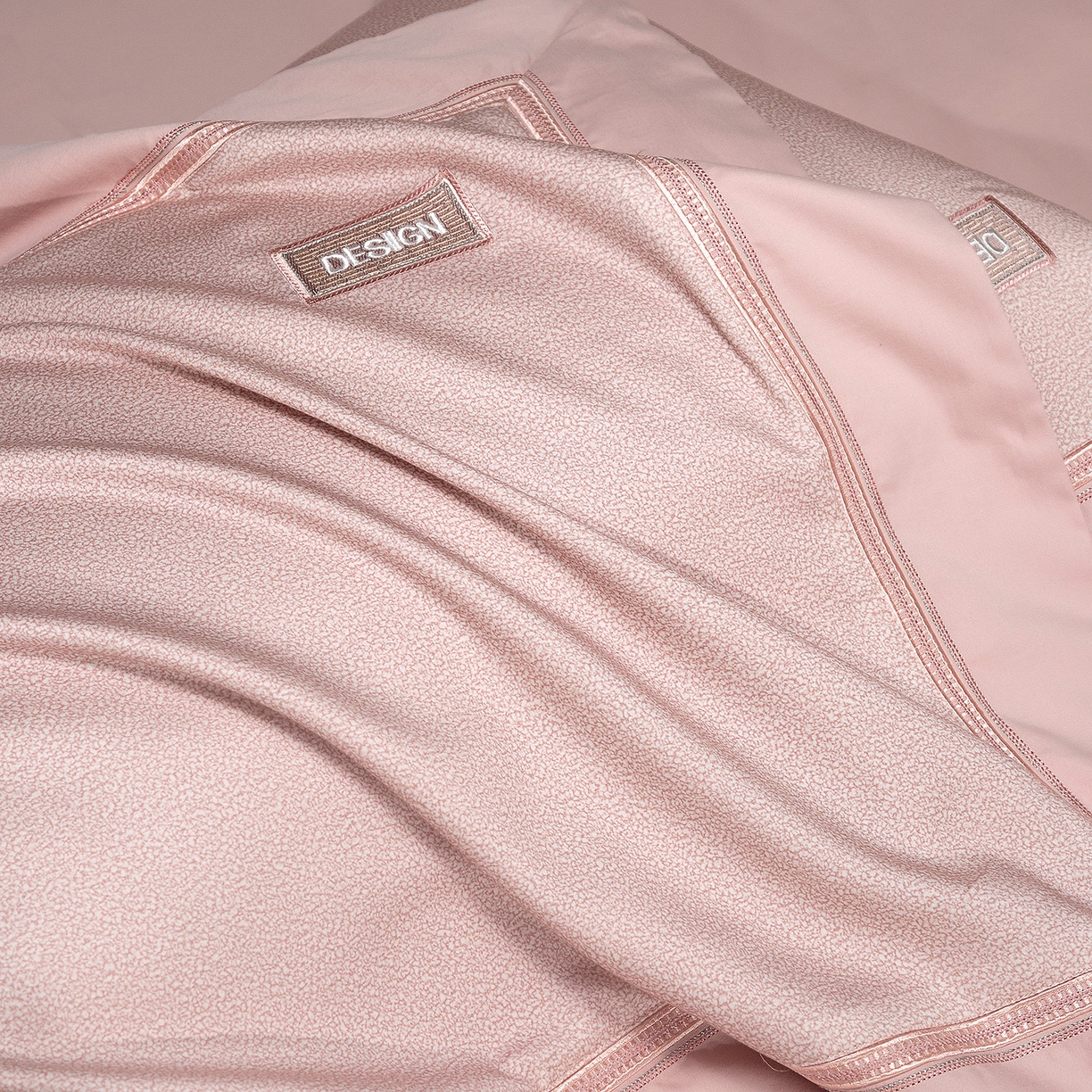 91家纺网 家纺一手货源 找家纺 高大尚婚庆馆 2025新款长绒棉磨毛四件套-迪澳 MXG迪澳-落樱粉