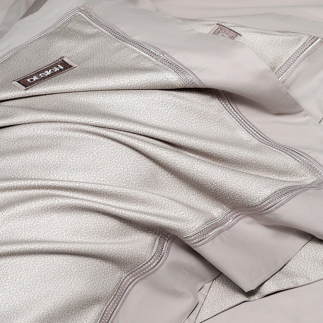 91家纺网 家纺一手货源 找家纺 高大尚婚庆馆 2025新款长绒棉磨毛四件套-迪澳 MXG迪澳-绅士灰