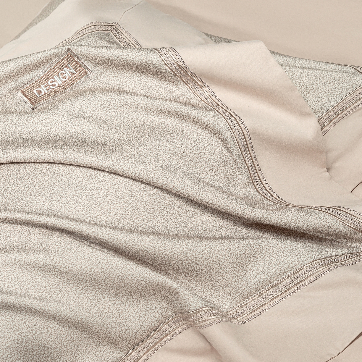 91家纺网 家纺一手货源 找家纺 高大尚婚庆馆 2025新款长绒棉磨毛四件套-迪澳 MXG迪澳-香槟金