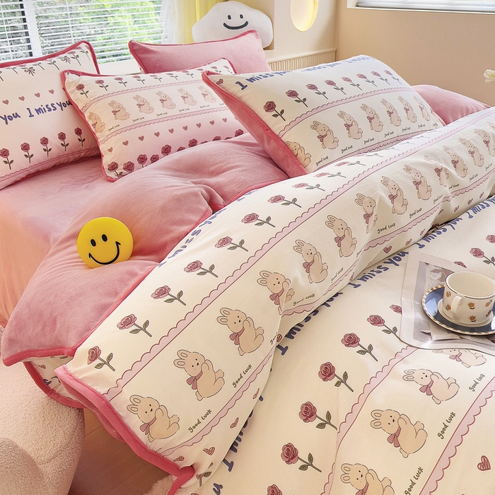 91家纺网 家纺一手货源 找家纺 （总）琪琪阁家纺 2025新款A类全棉纯棉加牛奶绒包边款单被套四件套