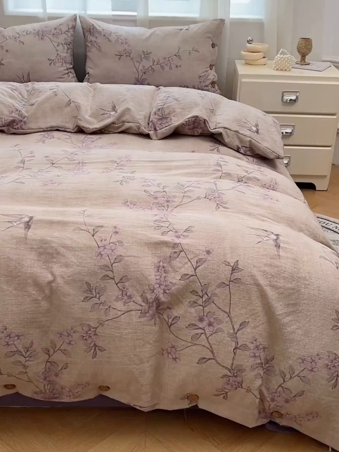 91家纺网 家纺一手货源 找家纺 优尚佳生活馆 2025秋冬新款高克重亚麻复古侘季风复麻系列四件套 粉花眠语