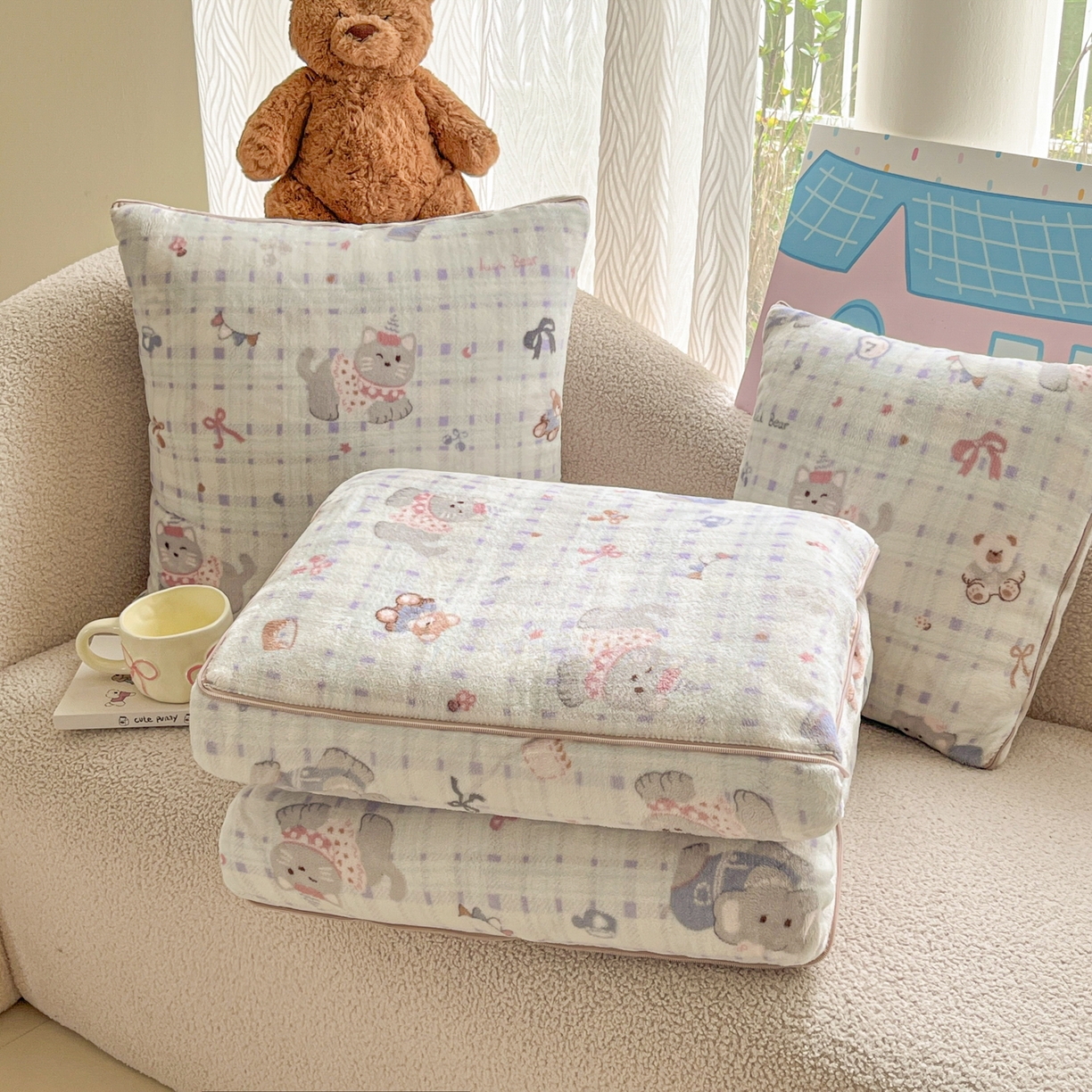 91家纺网 家纺一手货源 找家纺 （总）番茄+ 2025新款牛奶绒卡通印花抱枕被