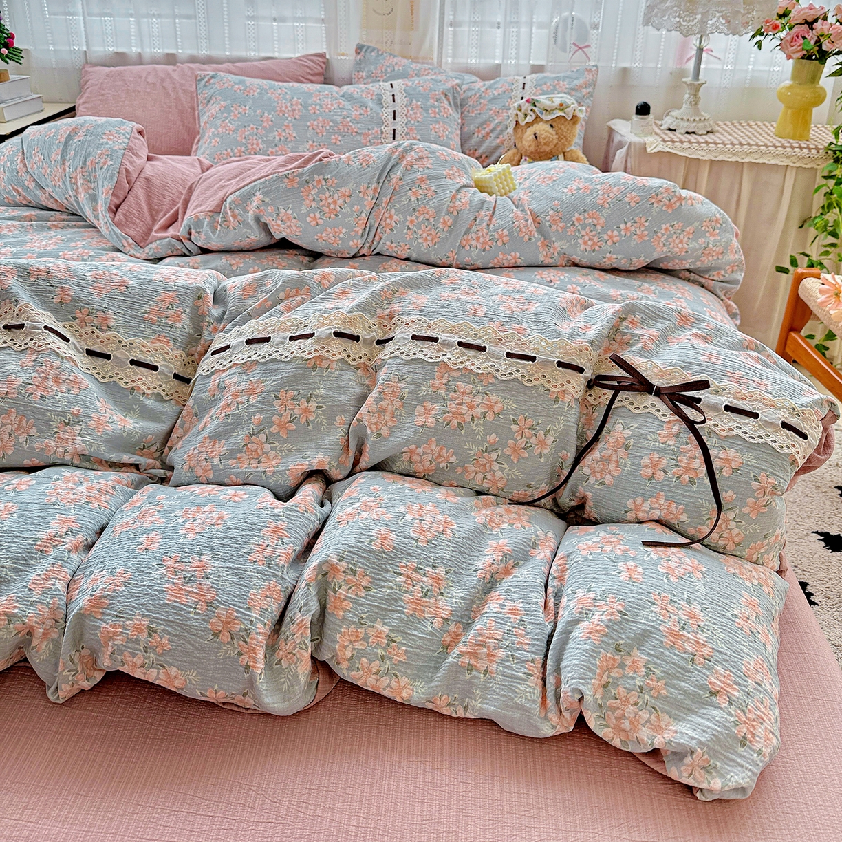 91家纺网 家纺一手货源 找家纺 仟网汇 2025新款古法水洗棉全棉花边蝴蝶结四件套 雅集