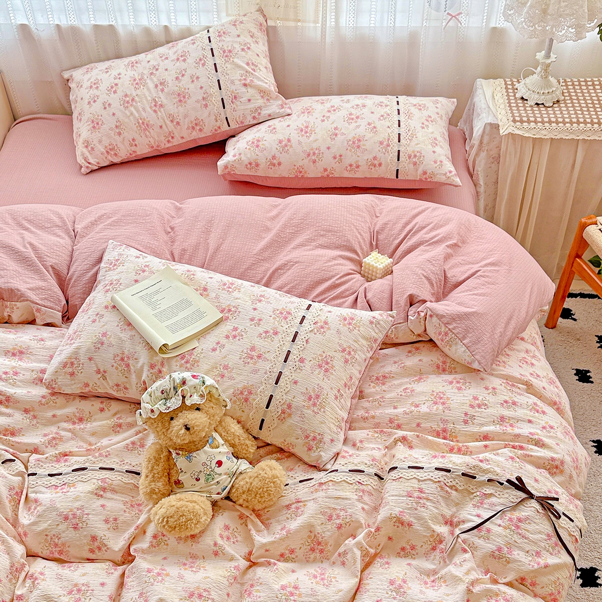 91家纺网 家纺一手货源 找家纺 仟网汇 2025新款古法水洗棉全棉花边蝴蝶结四件套 雅漫花语