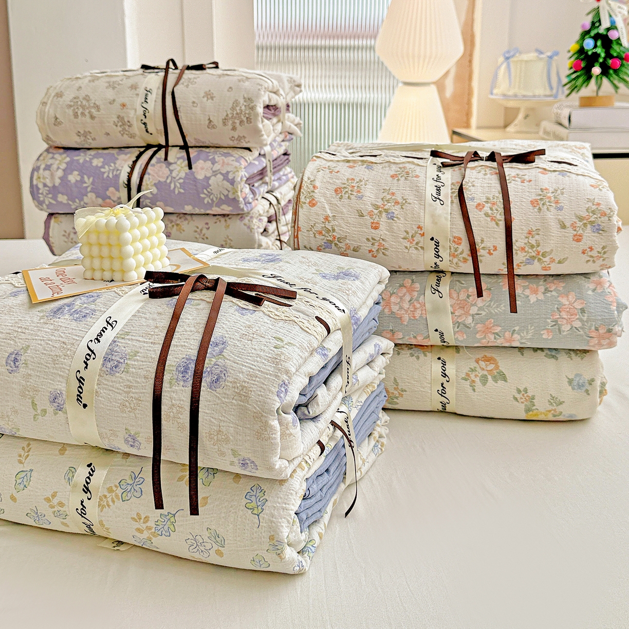 91家纺网 家纺一手货源 找家纺 仟网汇 2025新款古法水洗棉全棉花边蝴蝶结四件套 组合图仅供展示不可下单