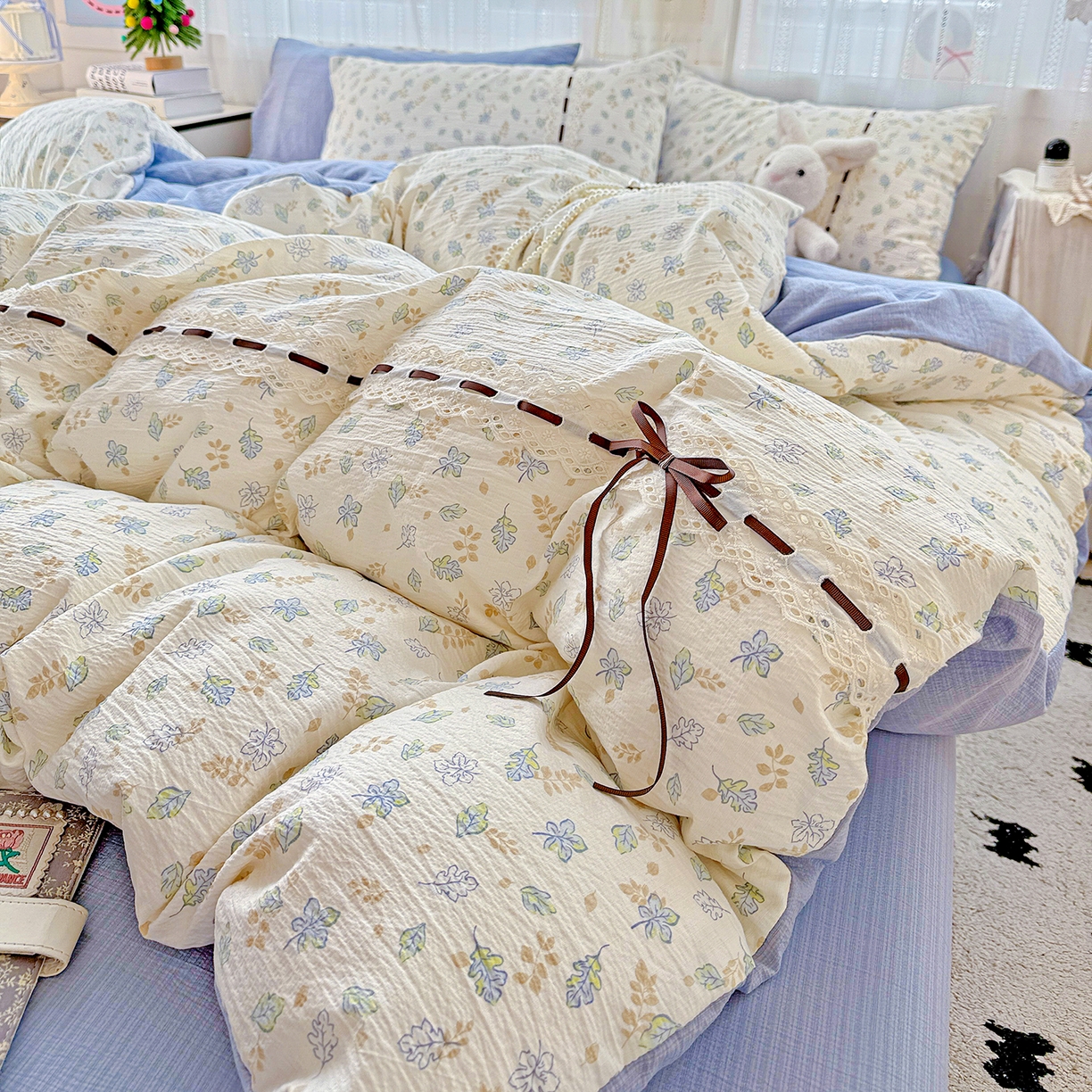 91家纺网 家纺一手货源 找家纺 仟网汇 2025新款古法水洗棉全棉花边蝴蝶结四件套 鸢尾兰