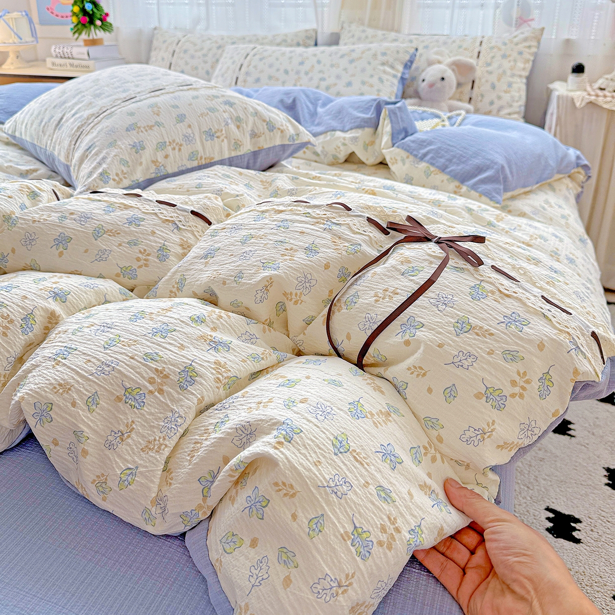 91家纺网 家纺一手货源 找家纺 仟网汇 2025新款古法水洗棉全棉花边蝴蝶结四件套 鸢尾兰