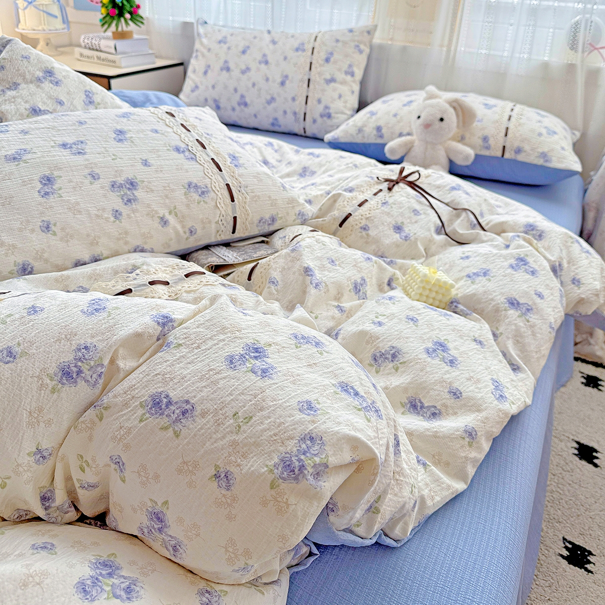 91家纺网 家纺一手货源 找家纺 仟网汇 2025新款古法水洗棉全棉花边蝴蝶结四件套 暮归十里