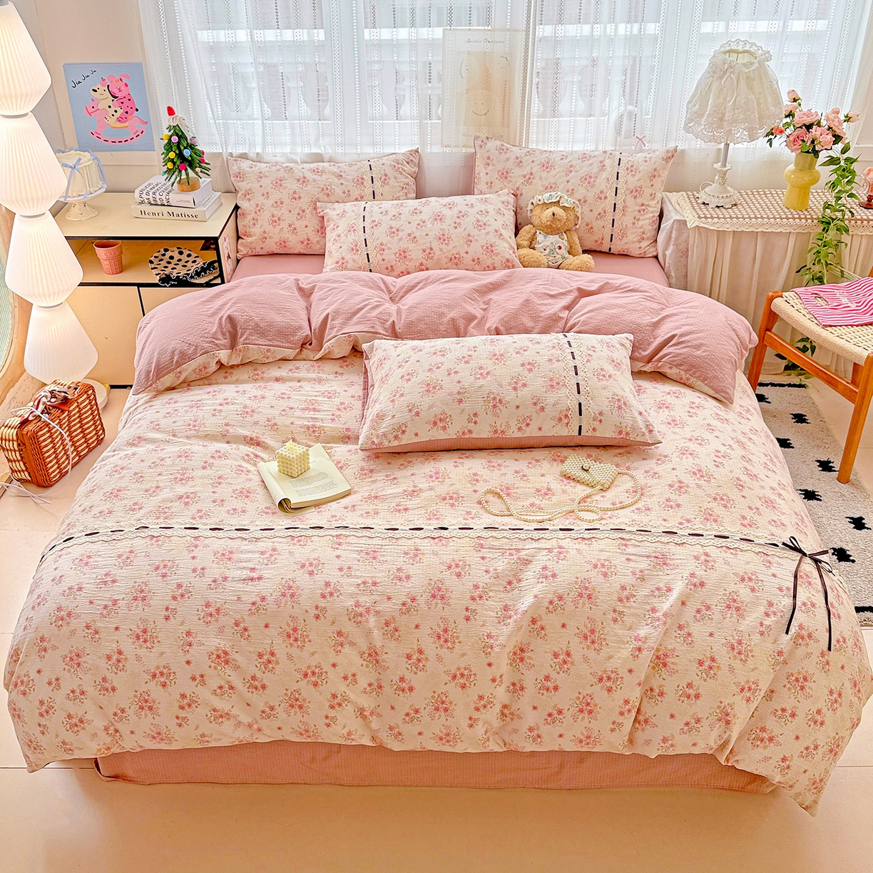 91家纺网 家纺一手货源 找家纺 仟网汇 2025新款古法水洗棉全棉花边蝴蝶结四件套 雅漫花语