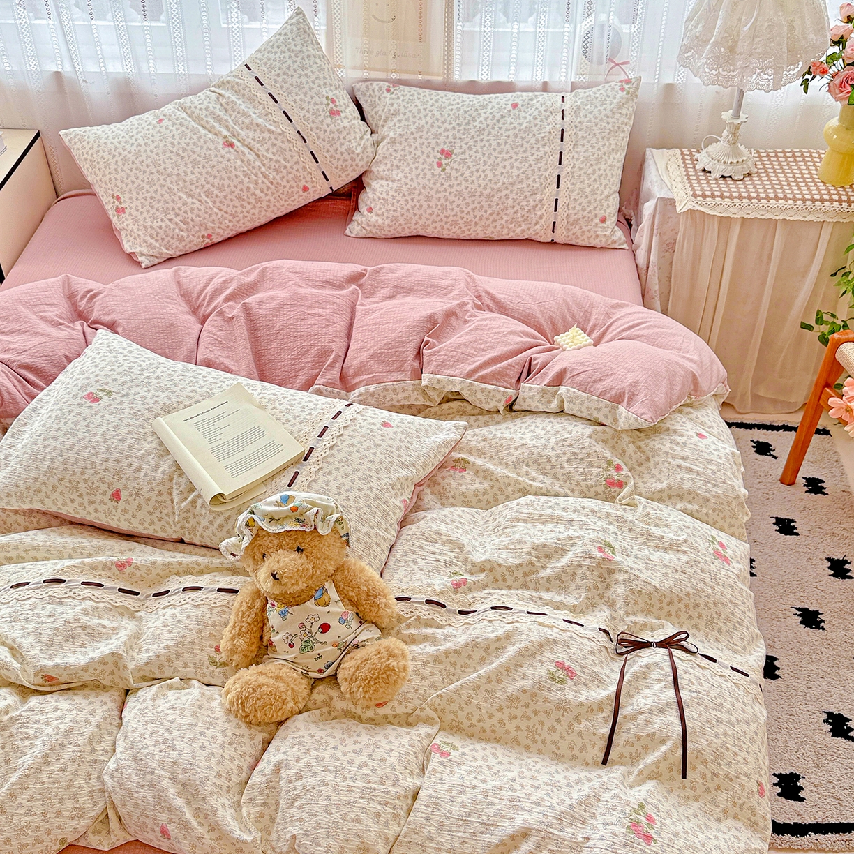 91家纺网 家纺一手货源 找家纺 仟网汇 2025新款古法水洗棉全棉花边蝴蝶结四件套 悠然雅居