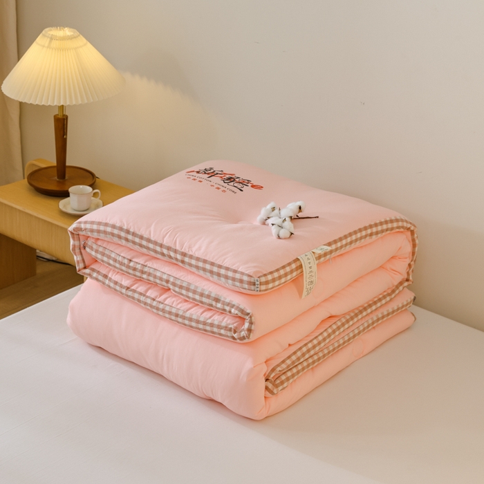 91家纺网 家纺一手货源 找家纺 雯雨家纺 2025新款100%水洗棉棉花冬被 新疆棉-粉色
