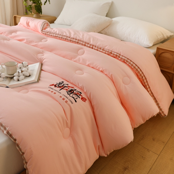 91家纺网 家纺一手货源 找家纺 雯雨家纺 2025新款100%水洗棉棉花冬被 新疆棉-粉色