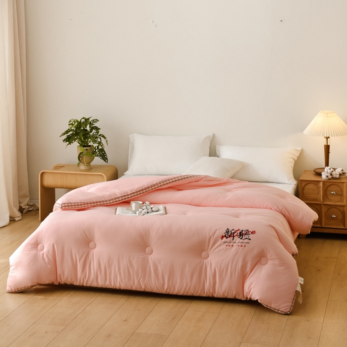 91家纺网 家纺一手货源 找家纺 雯雨家纺 2025新款100%水洗棉棉花冬被 新疆棉-粉色