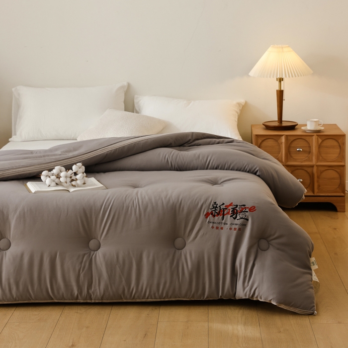 91家纺网 家纺一手货源 找家纺 雯雨家纺 2025新款100%水洗棉棉花冬被 新疆棉-灰色