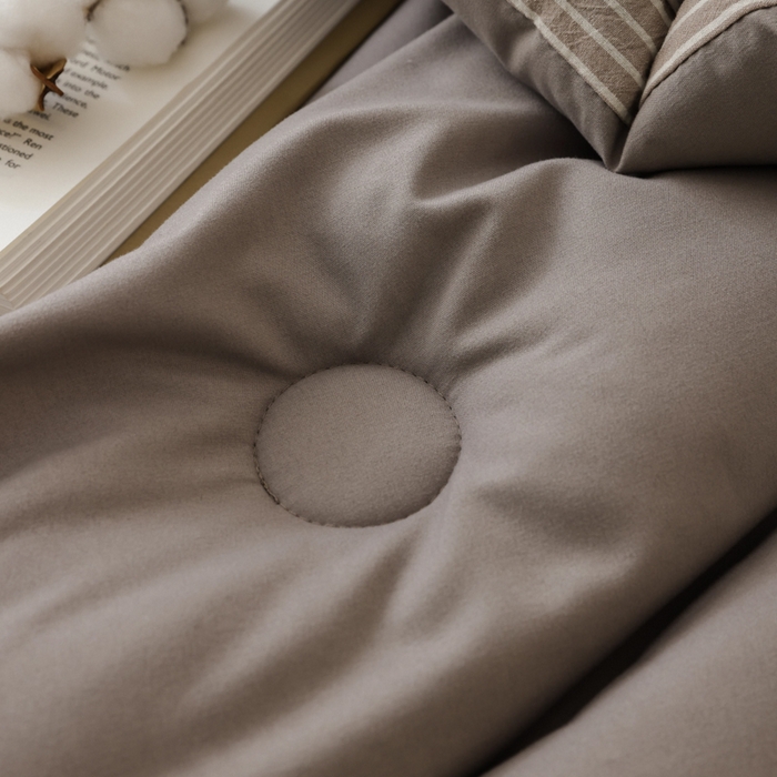 91家纺网 家纺一手货源 找家纺 雯雨家纺 2025新款100%水洗棉棉花冬被 新疆棉-灰色