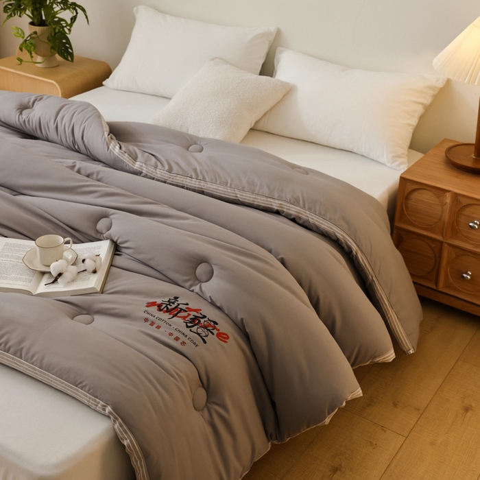 91家纺网 家纺一手货源 找家纺 雯雨家纺 2025新款100%水洗棉棉花冬被 新疆棉-灰色