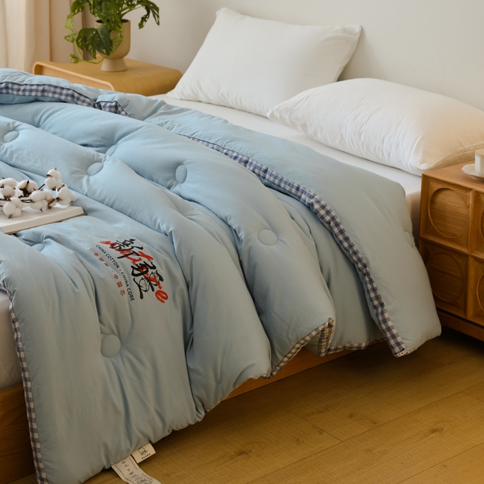 91家纺网 家纺一手货源 找家纺 雯雨家纺 2025新款100%水洗棉棉花冬被 新疆棉-浅绿