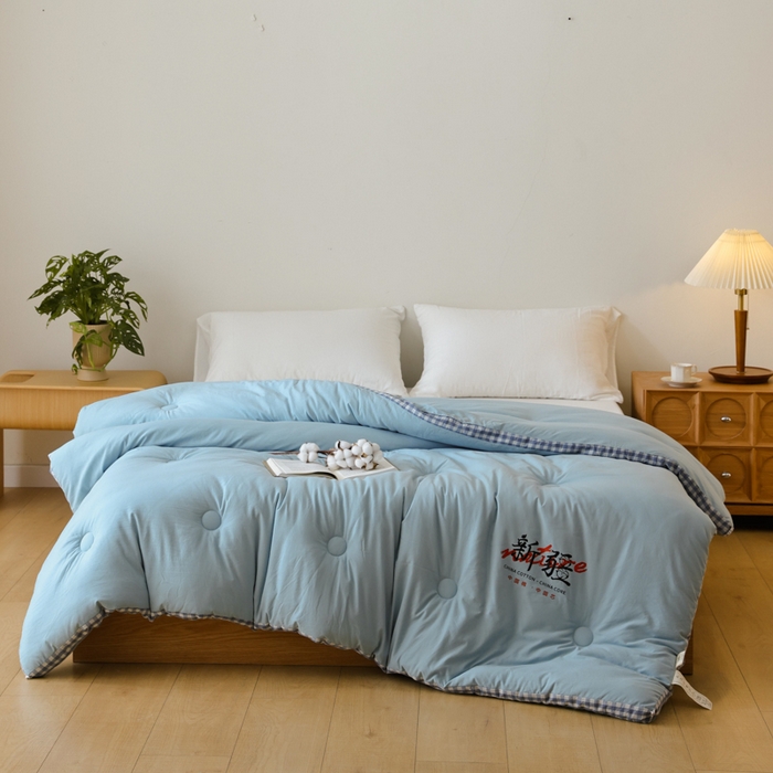 91家纺网 家纺一手货源 找家纺 雯雨家纺 2025新款100%水洗棉棉花冬被 新疆棉-浅绿
