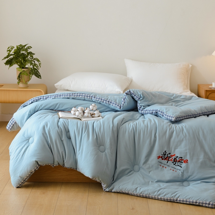 91家纺网 家纺一手货源 找家纺 雯雨家纺 2025新款100%水洗棉棉花冬被 新疆棉-浅绿