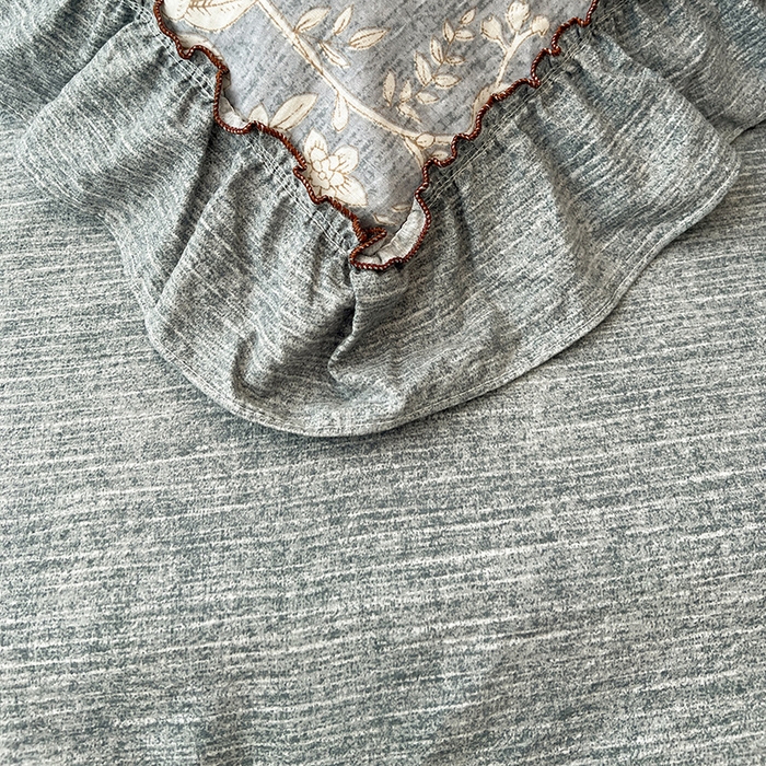 91家纺网 家纺一手货源 找家纺 逸林家纺《原希尔顿逸林》 2025秋冬新品加厚高克重亚麻复古原麻皱皱纱印花四件套法式花边 满园花开