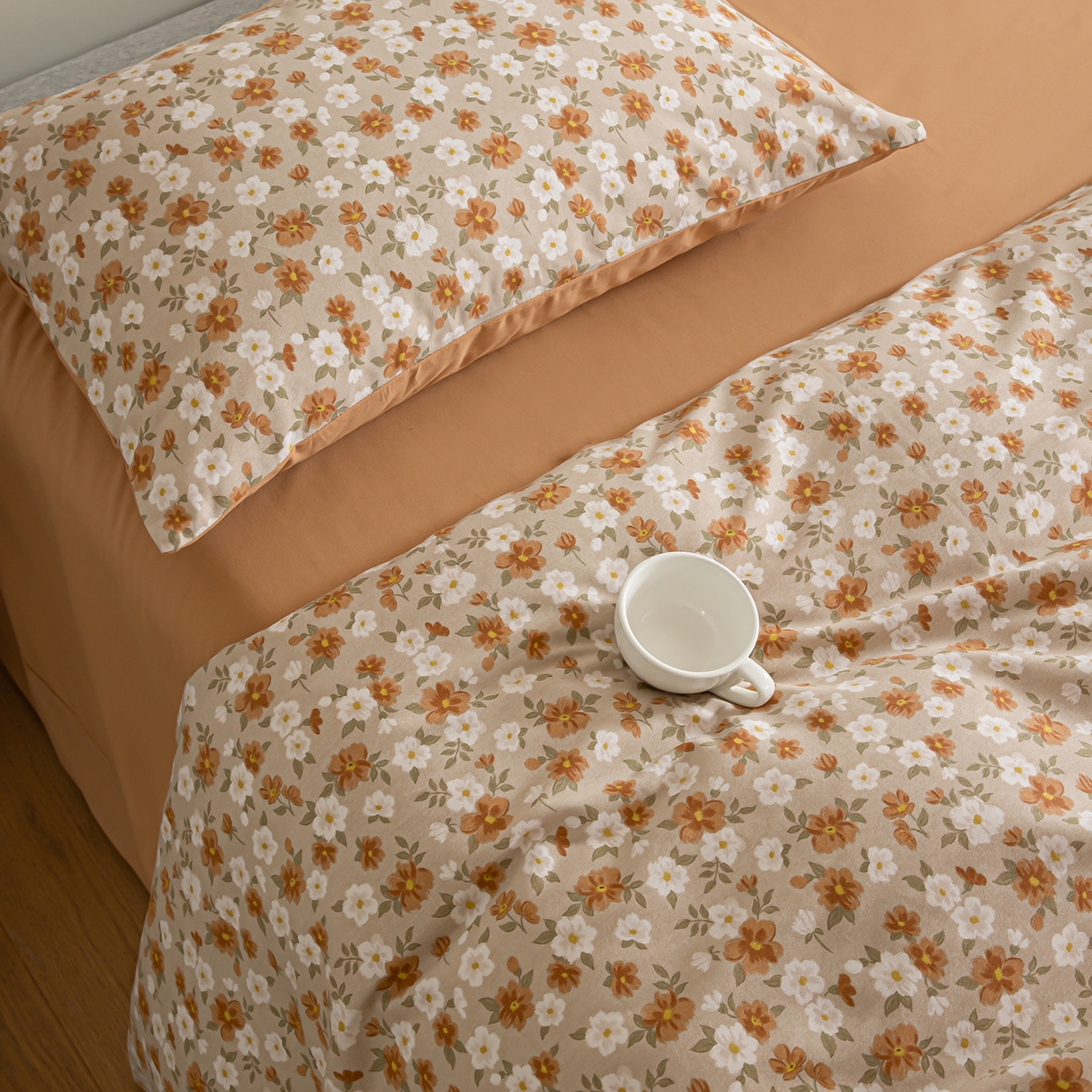 91家纺网 家纺一手货源 找家纺 绫韵家纺 2025秋冬新款印花全棉磨毛冬季加厚纯棉磨毛三件套四件套系列 采薇-元气橙