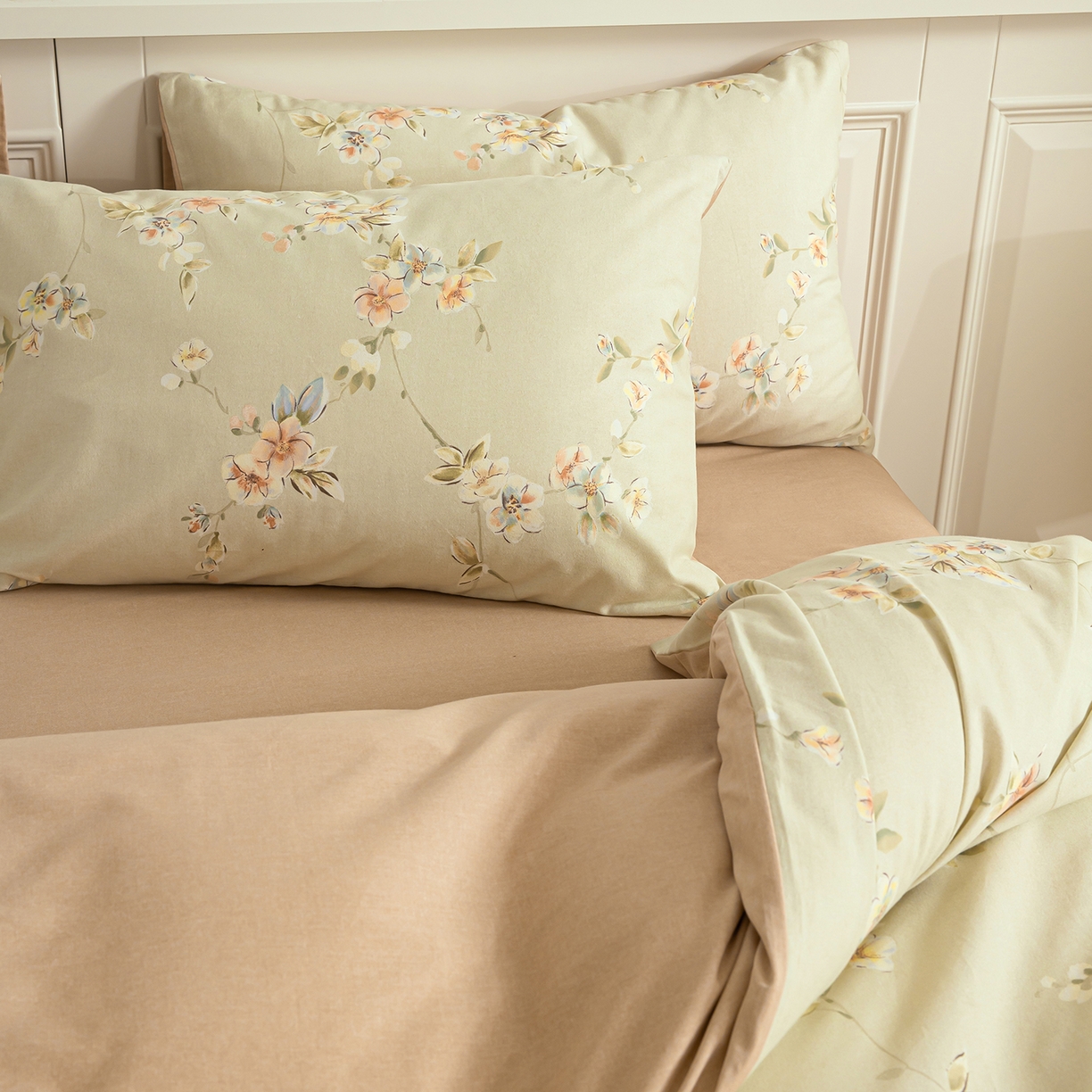 91家纺网 家纺一手货源 找家纺 绫韵家纺 2025秋冬新款印花全棉磨毛冬季加厚纯棉磨毛三件套四件套系列 朵媞-绿