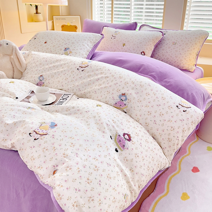 91家纺网 家纺一手货源 找家纺 琪琪阁家纺 2025新款A类全棉纯棉加牛奶绒包边款单被套四件套 春日女孩