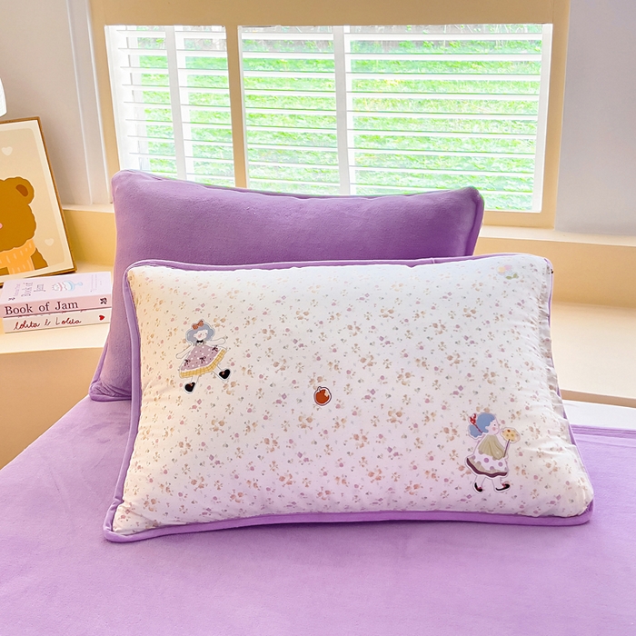 91家纺网 家纺一手货源 找家纺 琪琪阁家纺 2025新款A类全棉纯棉加牛奶绒包边款单被套四件套 春日女孩