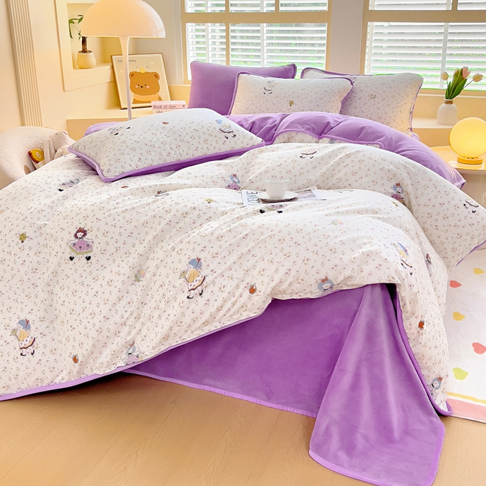 91家纺网 家纺一手货源 找家纺 琪琪阁家纺 2025新款A类全棉纯棉加牛奶绒包边款单被套四件套 春日女孩