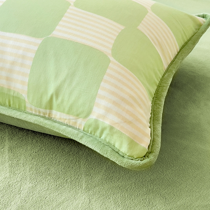 91家纺网 家纺一手货源 找家纺 琪琪阁家纺 2025新款A类全棉纯棉加牛奶绒包边款单被套四件套 呆萌宝贝