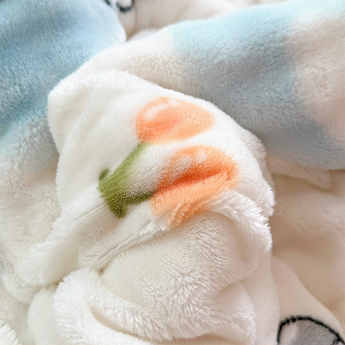 91家纺网 家纺一手货源 找家纺 丫丫家纺 2025直播热款A+兔兔绒豆豆被三层夹棉加厚毛毯毯子牛奶绒冬被泡泡兔毛绒保暖被子被芯 嗨皮狗狗