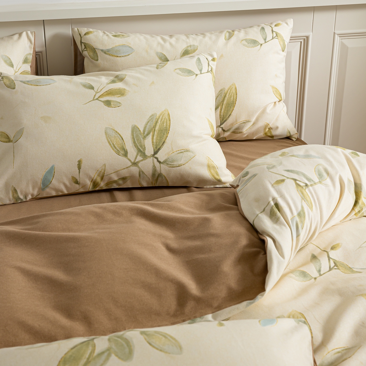 91家纺网 家纺一手货源 找家纺 绫韵家纺 2025秋冬新款印花全棉磨毛冬季加厚纯棉磨毛三件套四件套系列 乐莹-米