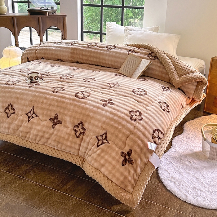 91家纺网 家纺一手货源 找家纺 丫丫家纺 2025直播热款A+兔兔绒豆豆被三层夹棉加厚毛毯毯子牛奶绒冬被泡泡兔毛绒保暖被子被芯 洋气咖