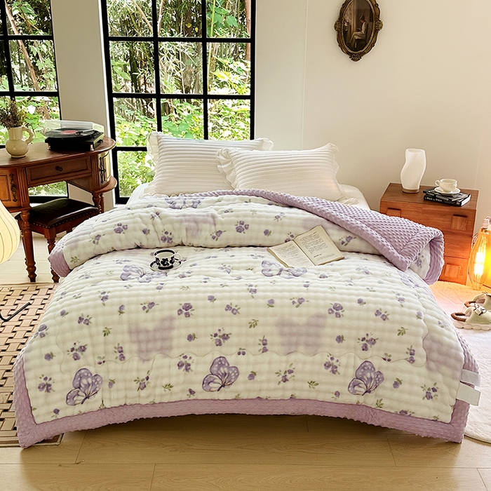 91家纺网 家纺一手货源 找家纺 丫丫家纺 2025直播热款A+兔兔绒豆豆被三层夹棉加厚毛毯毯子牛奶绒冬被泡泡兔毛绒保暖被子被芯 福蝶将至-紫