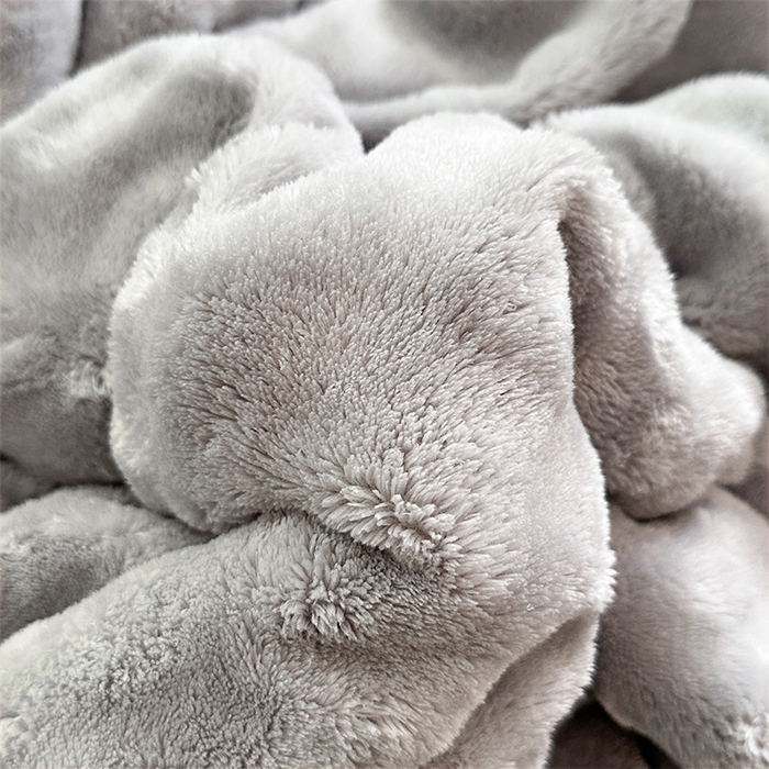 91家纺网 家纺一手货源 找家纺 丫丫家纺 2025直播热款A+兔兔绒豆豆被三层夹棉加厚毛毯毯子牛奶绒冬被泡泡兔毛绒保暖被子被芯 洋灰